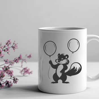 A skunk is depicted in this vector image, suitable for various applications including graphic design and DIY projects.