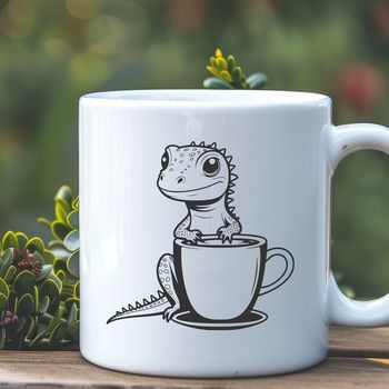 Close-up illustration of a reptile lizard in a realistic style.