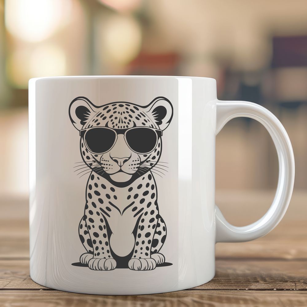 Exotic Spotted Feline Icon A large cat with distinctive spots, rendered in high-resolution vector format.