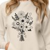 Customizable Flower Template SVG A colorful arrangement of flowers in a bouquet shape, suitable for various designs and crafts.