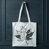 Free Detailed SVG Leaf Design A detailed illustration of a leaf in vector format, suitable for various graphic design applications.
