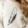 Realistic Bird Feather Illustration A detailed vector illustration of a single bird's feather with realistic texture and pattern.